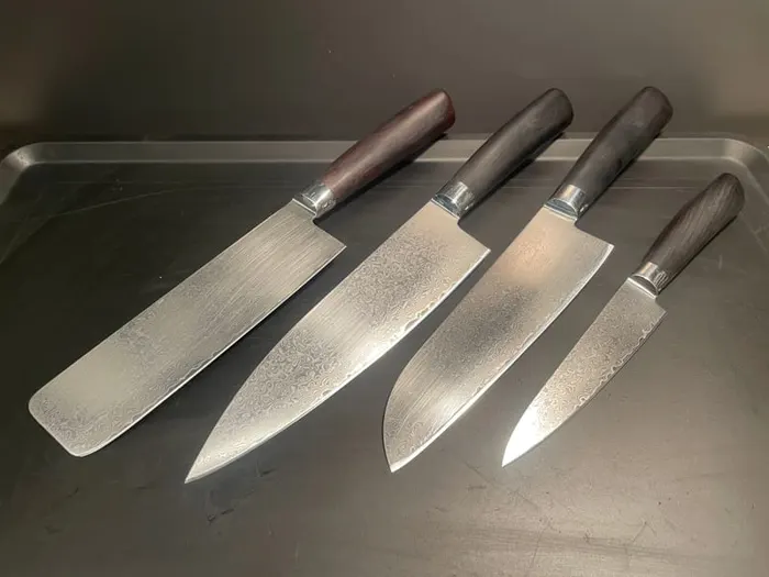 Couteaux de cuisine japonais après affûtage