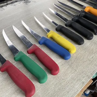 Couteaux de boucher Victorinox à manches de couleur